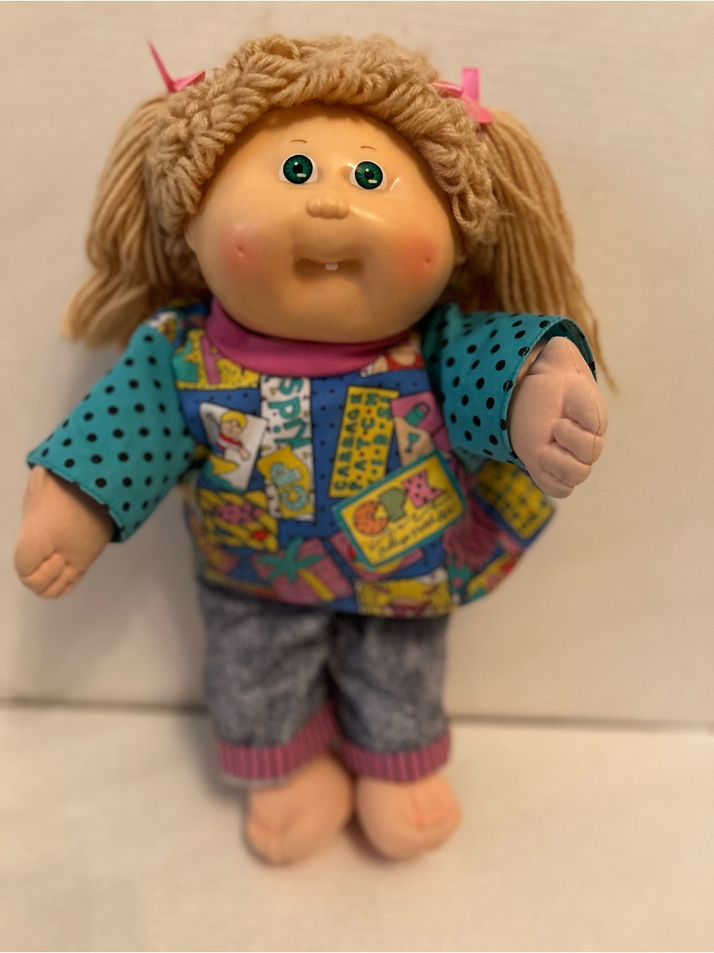 Cabbage patch kids doll with tooth and outfit